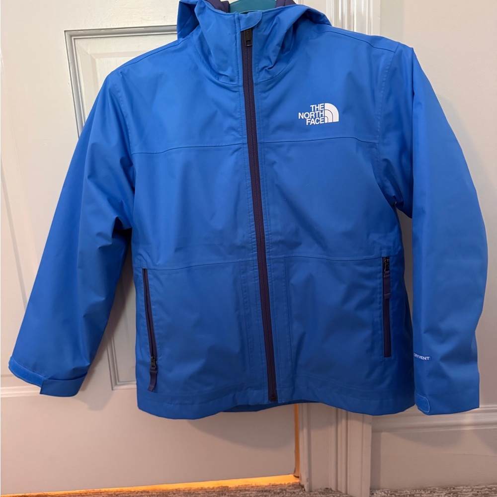 Blue boys North Face Ski jacket with removable puffer. Size 10 (M).